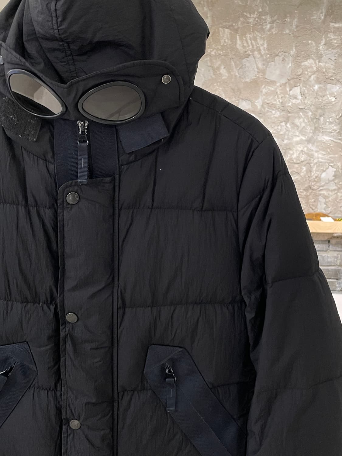 씨피컴퍼니 블랙 고글 다운 자켓 상품이미지3