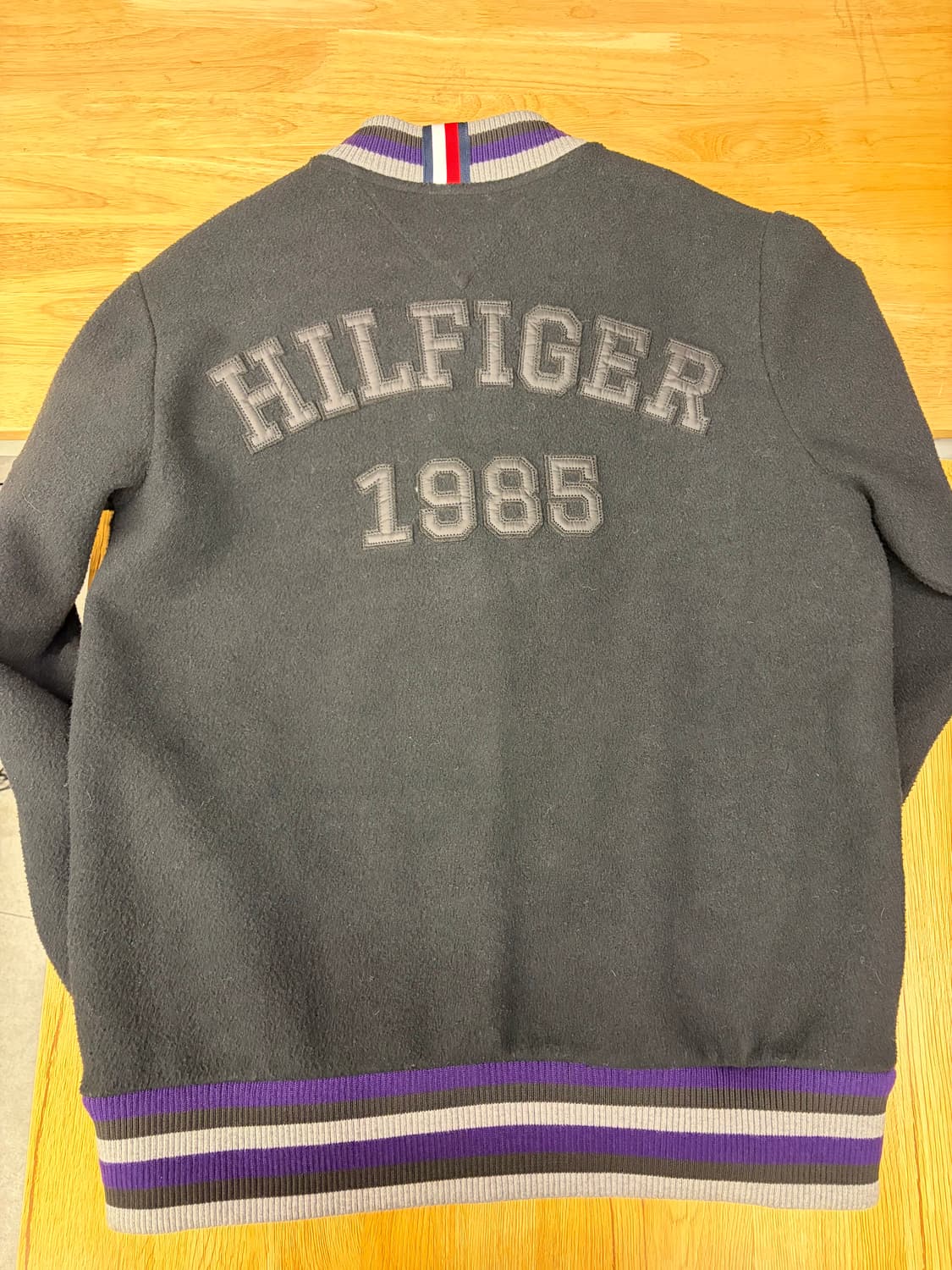 [M] 타미힐피거 블랙 바시티 자켓 상품이미지5