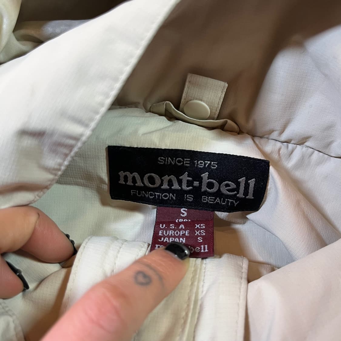 몽벨 우먼 바람막이 자켓 상품이미지4