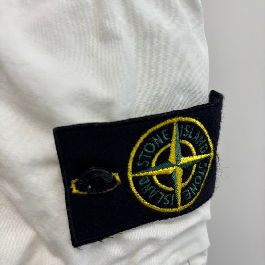 [31]스톤아일랜드 와펜패치 카고 반바지 상품이미지2