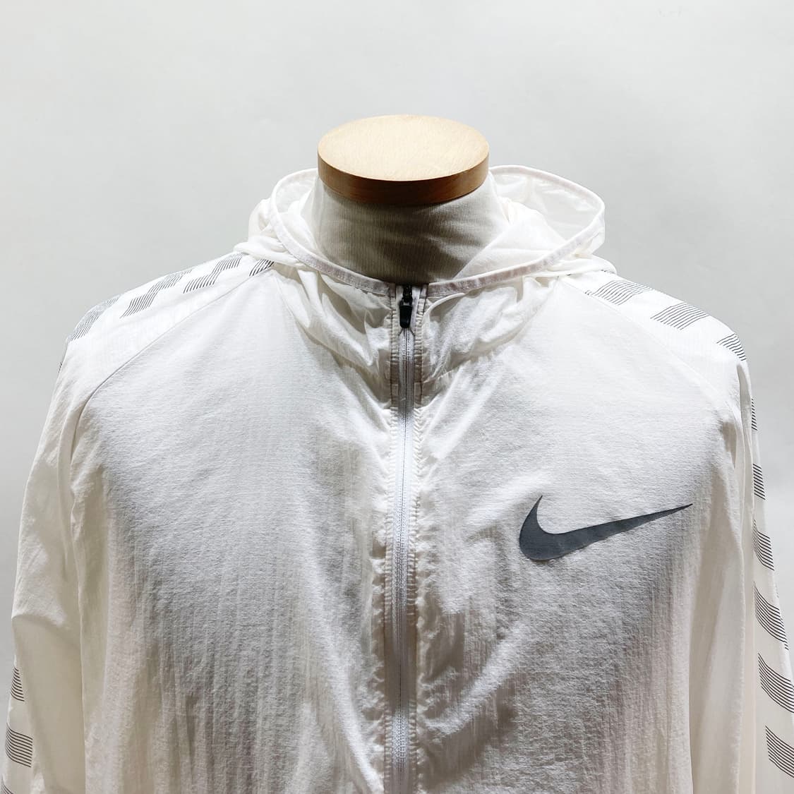 나이키 임파시블리 바람막이아노락 XL  상품이미지2