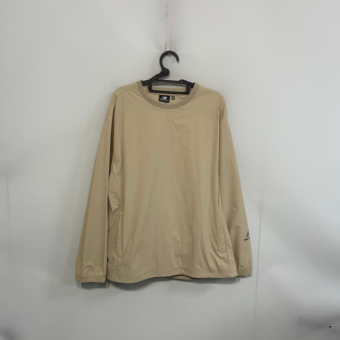 뉴발란스 우븐 웜업 맨투맨 105 상품이미지1