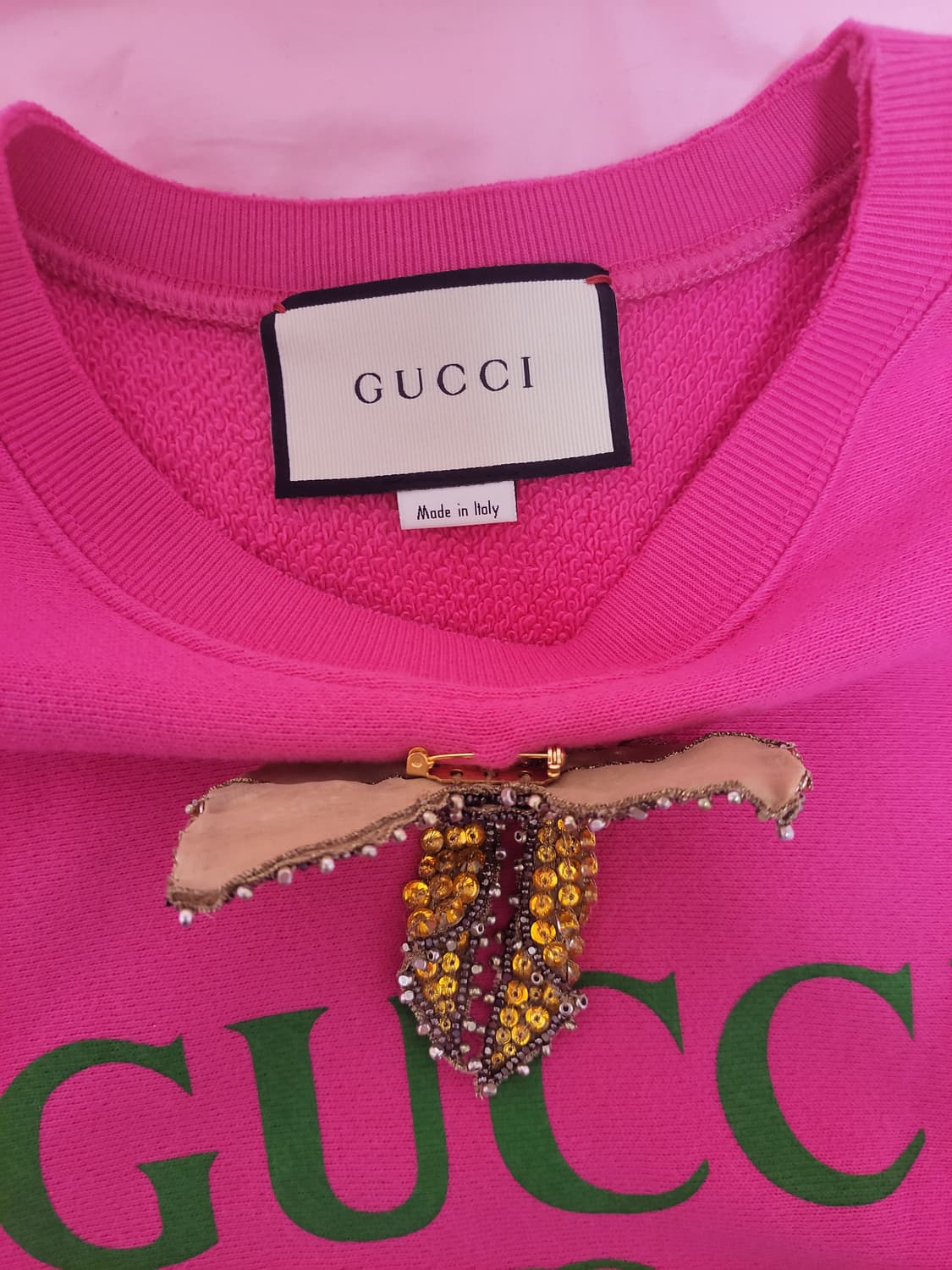 정품)급처상태좋음!구찌 오버핏 박재범,블핑제니 맨투맨 리본브로치 핫핑크티 상품이미지4