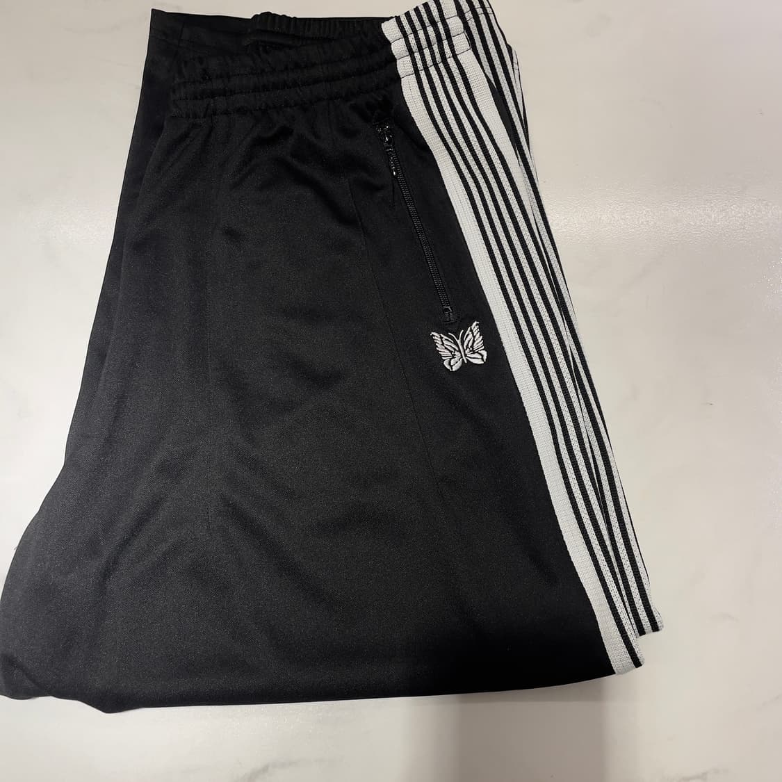 니들스 hd 블랙/화이트 팝니다 상품이미지2