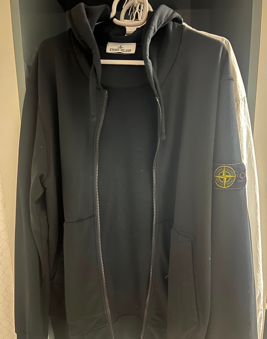 스톤아일랜드 후드집업 상품이미지1