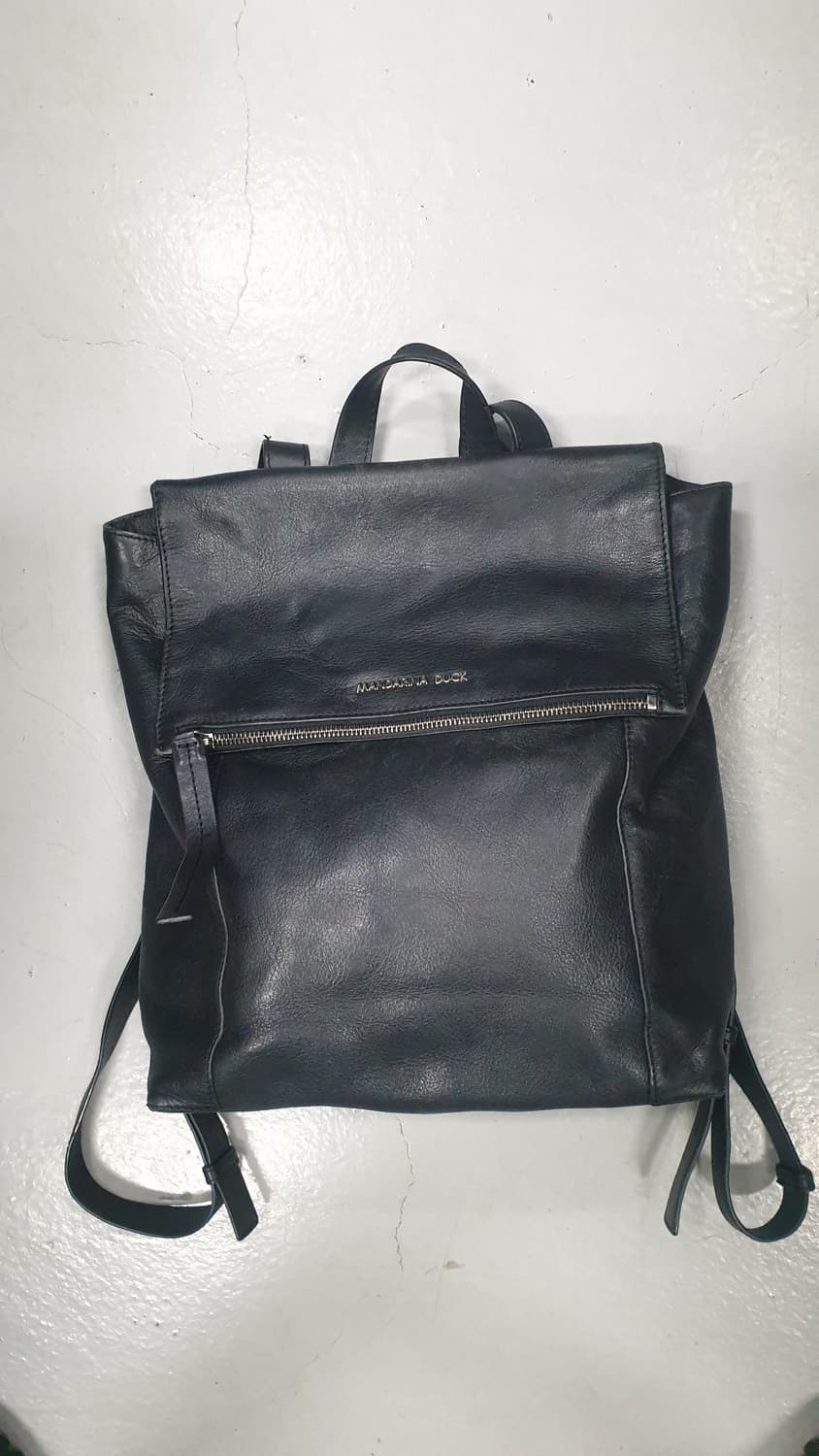 만다리나덕 블랙 가죽 백팩 상품이미지1