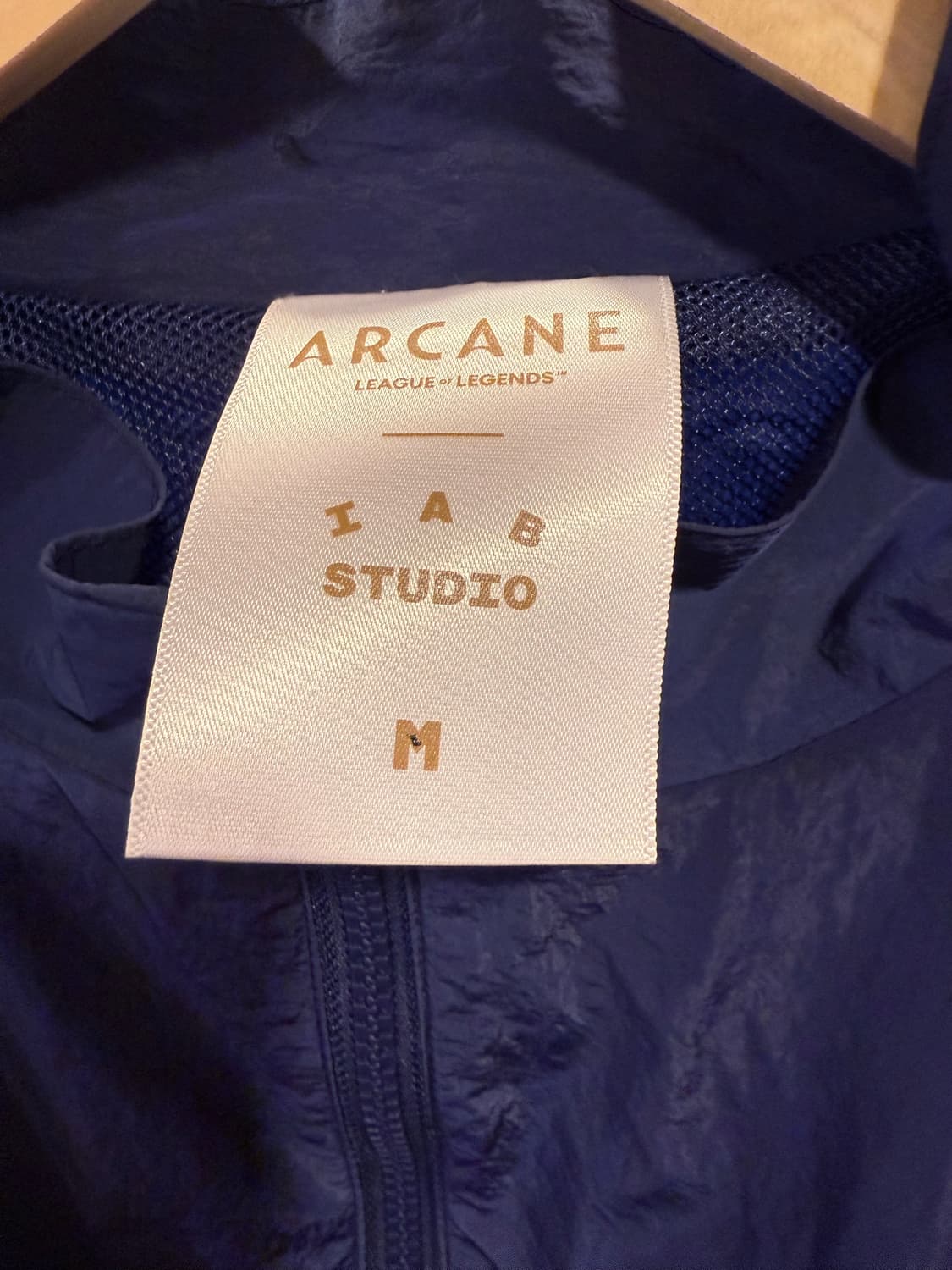 아이앱스튜디오 X 아케인 바람막이 상품이미지2