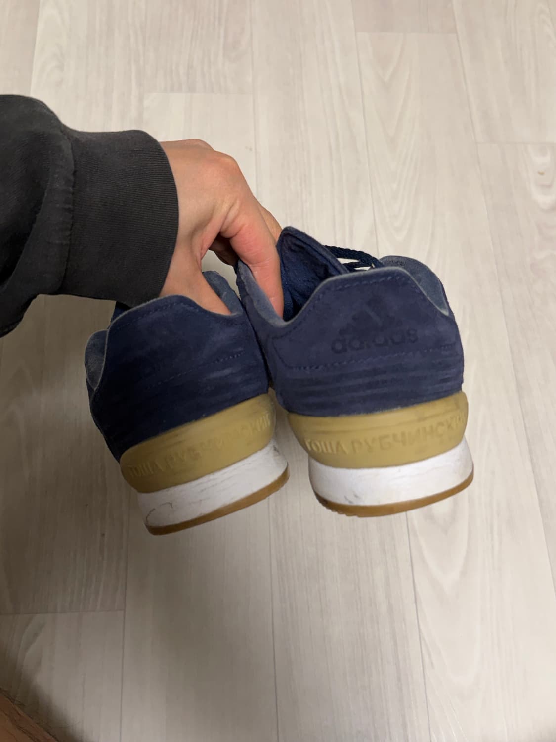 고샤 아디다스 콜라보 스니커즈 상품이미지3