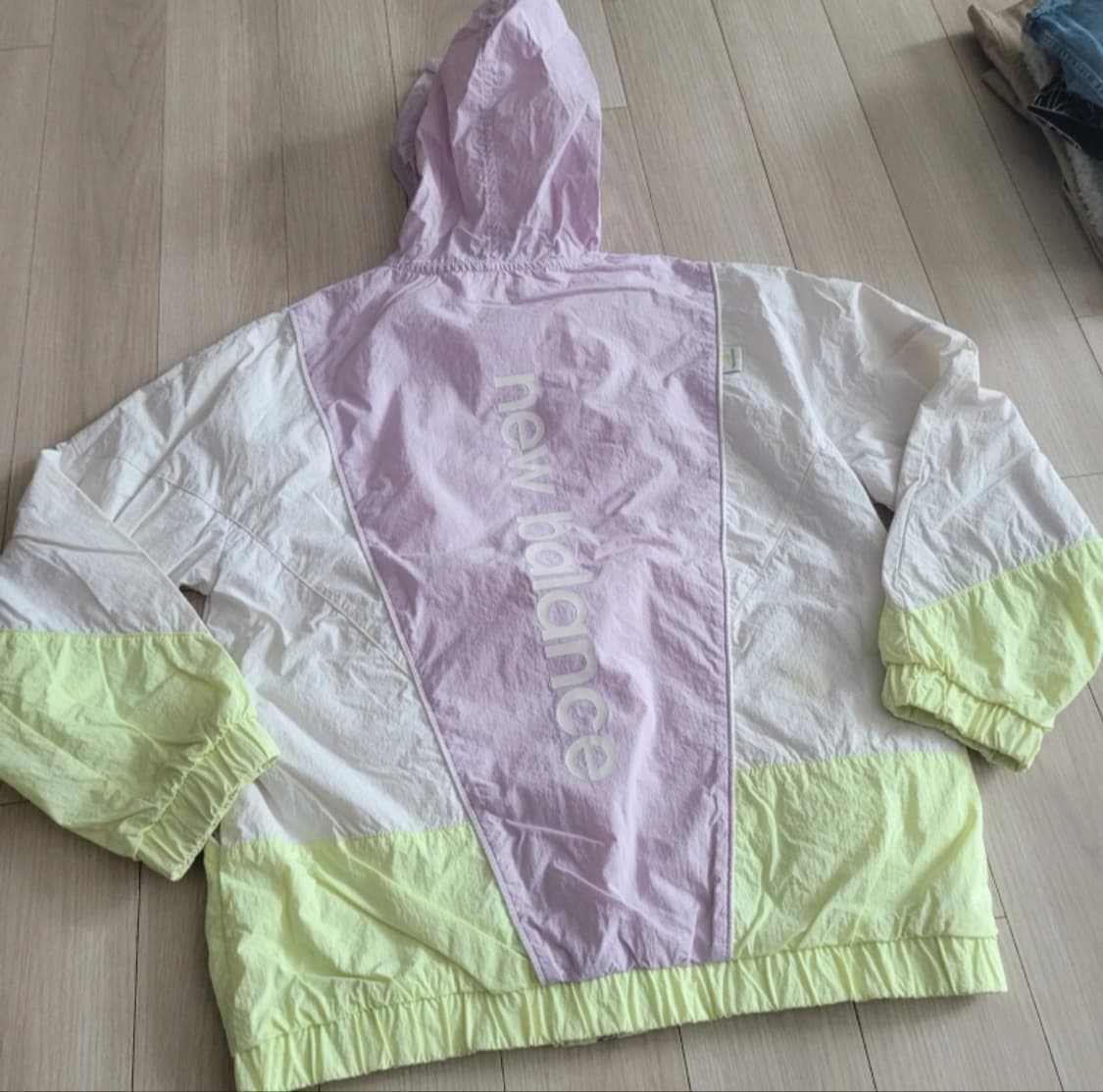 뉴발란스 바람막이 점퍼 140 상품이미지3