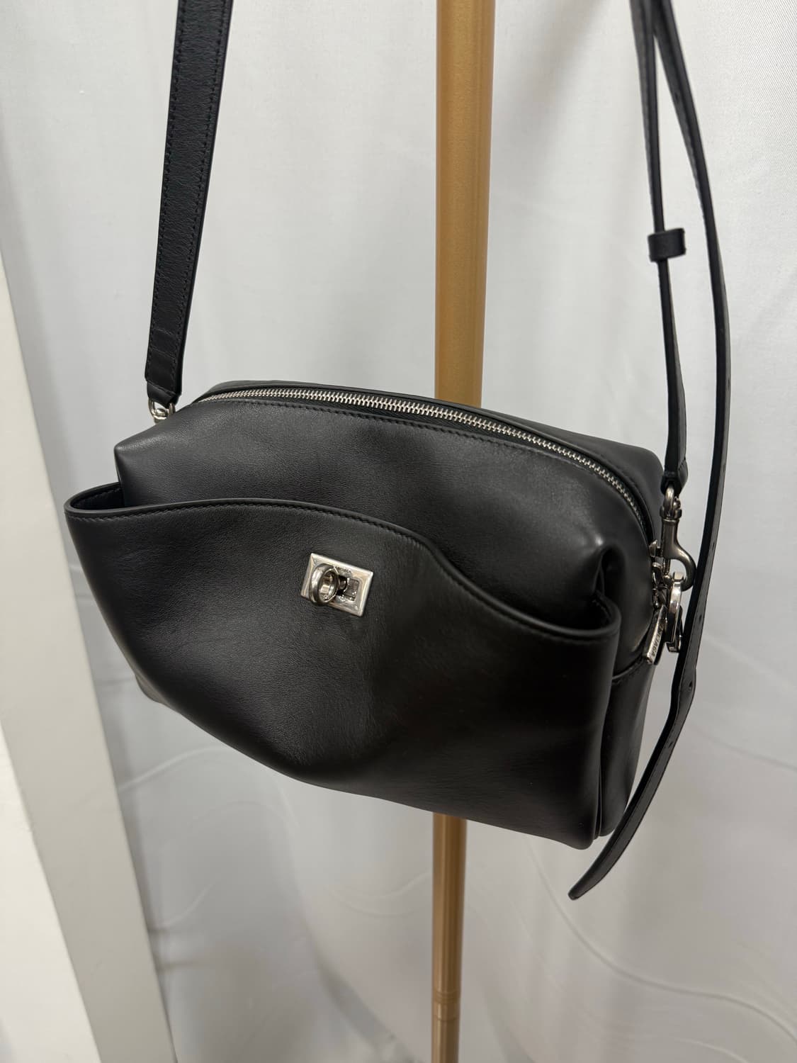 발렌시아가 로데오 은장 카메라백 상품이미지3