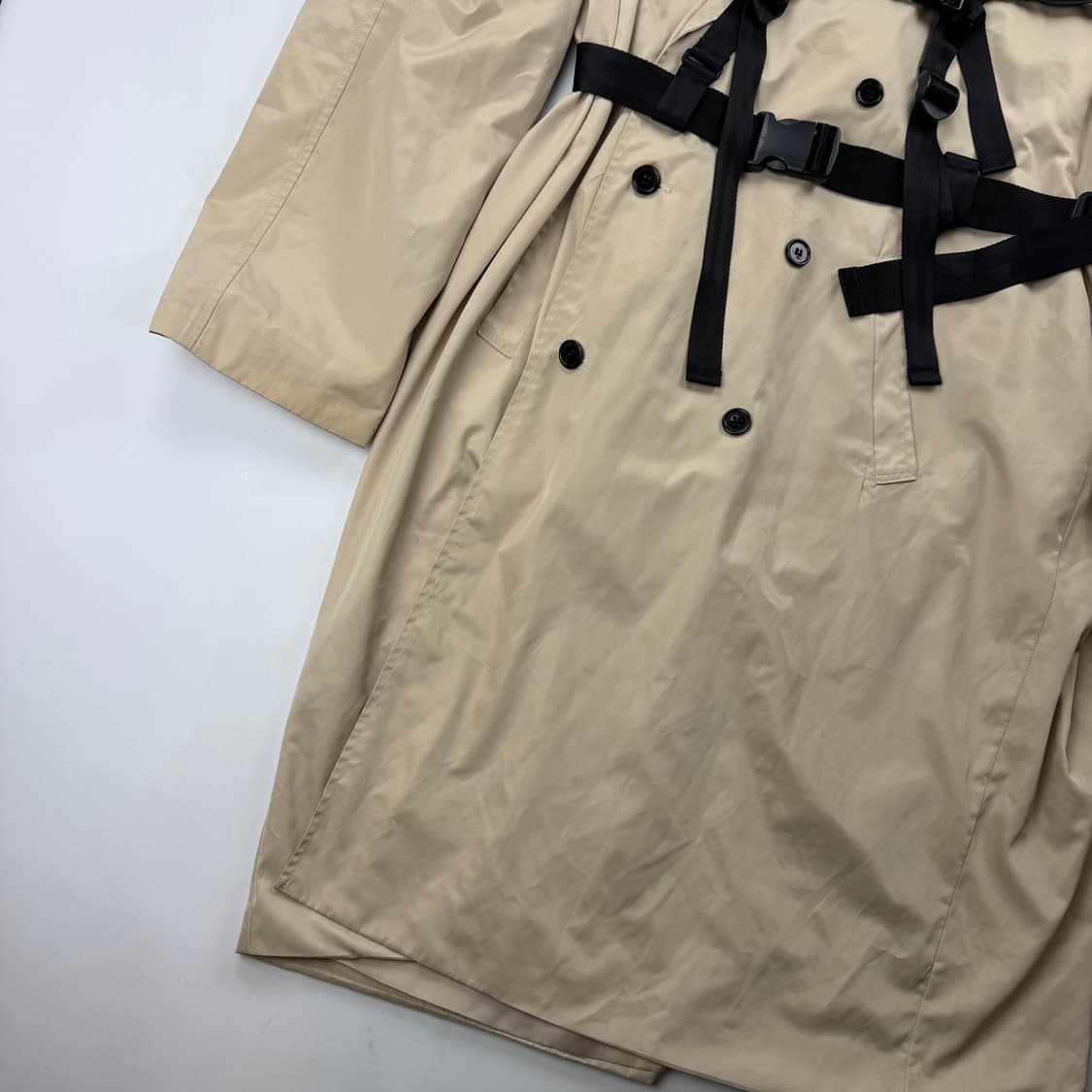 선데이오프클럽 하네스 트렌치코트 상품이미지4