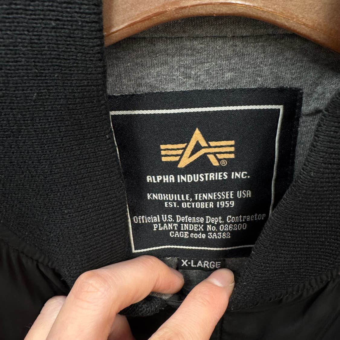 알파 인더스트리 MA-1 라이트 항공 점퍼 사이드 포켓 포인트 블랙 상품이미지7