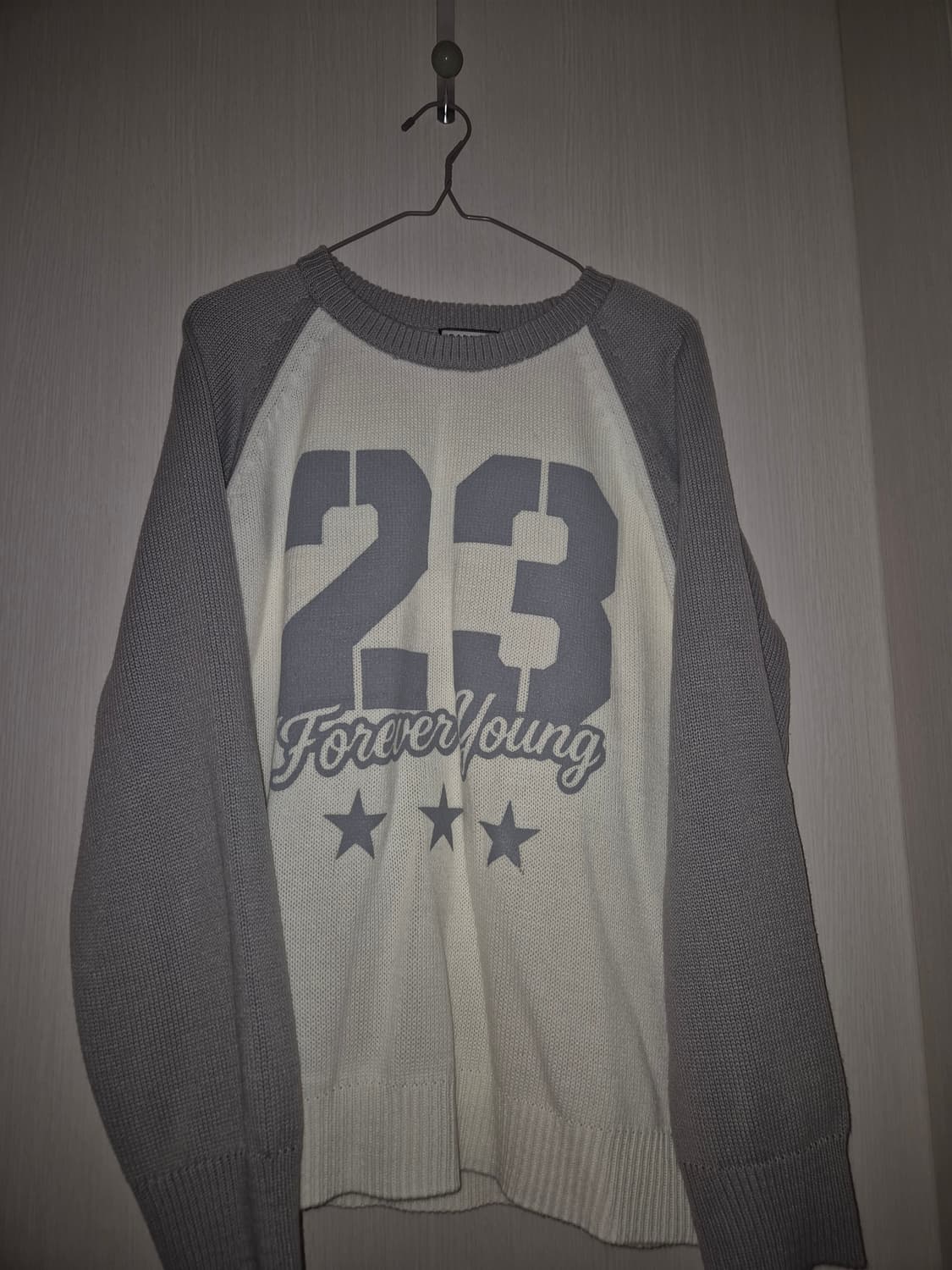 스포티에이드 입질 회색흰색 배색 나그랑 니트 Free 상품이미지1