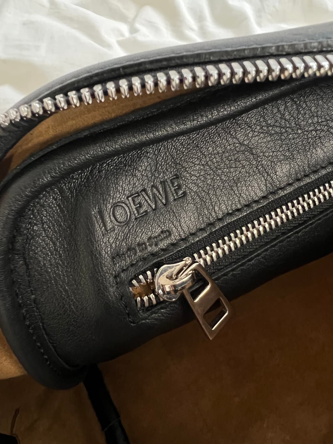 로에베 아마조나75 블랙 레더 핸드백 상품이미지6