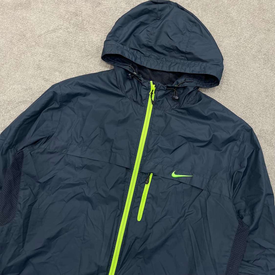 105 나이키 바람막이 후드집업 네이비/형광 상품이미지2