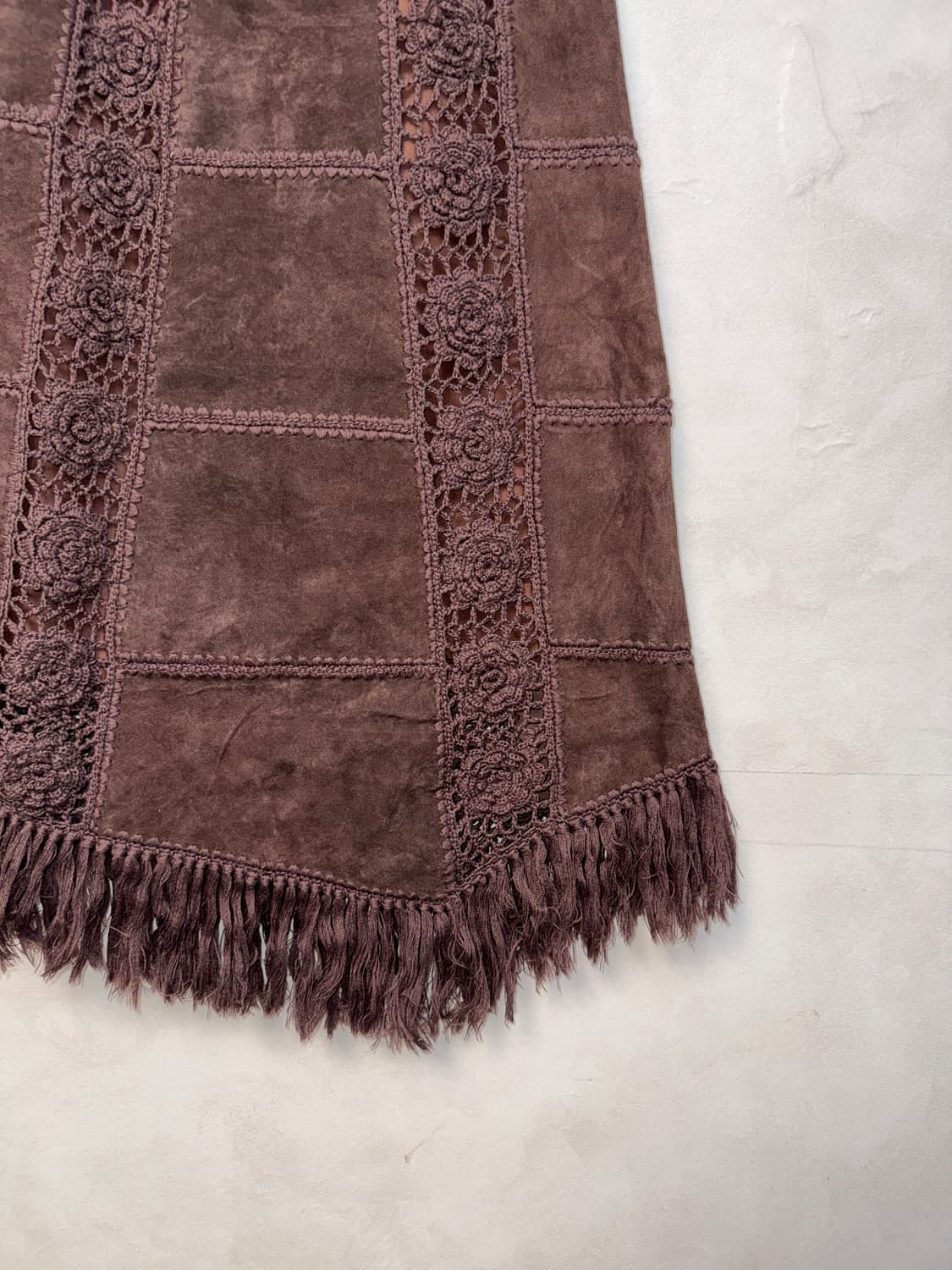 Dark brown suede crochet fringe skirt 상품이미지3