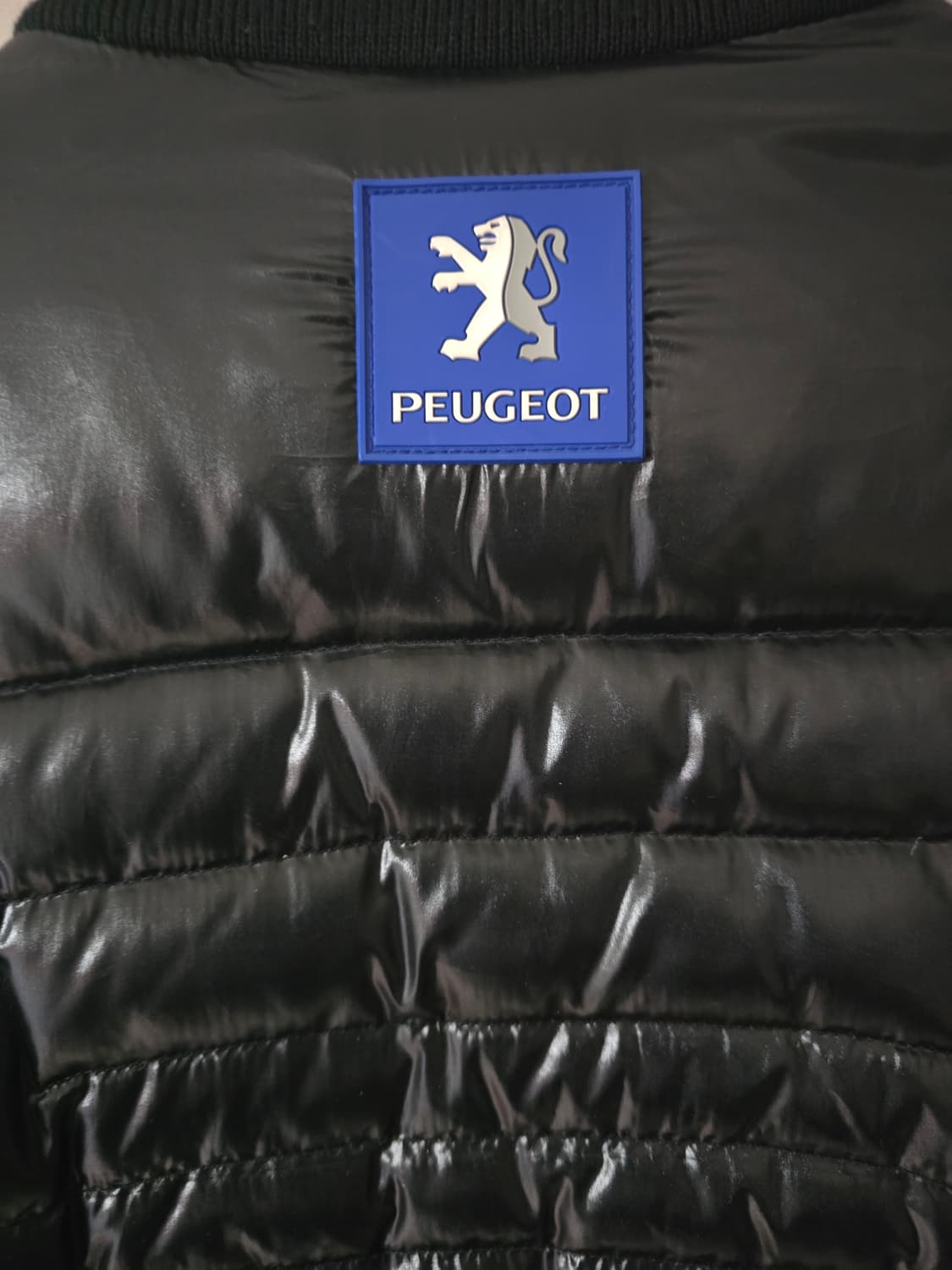 르꼬끄 스포르티브 덕다운 유광패딩.

싸이즈 100 남자. 상품이미지5