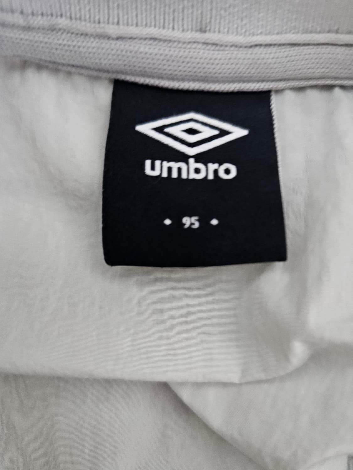 엄브로 우븐 웜업 맨투맨 95 상품이미지3