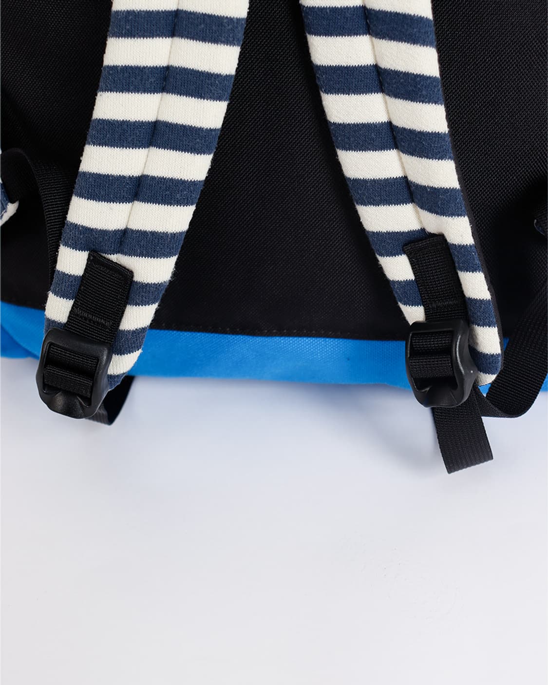 [CHUMS] 스트라이프 스웻 × 코듀라 배색 백팩 상품이미지8