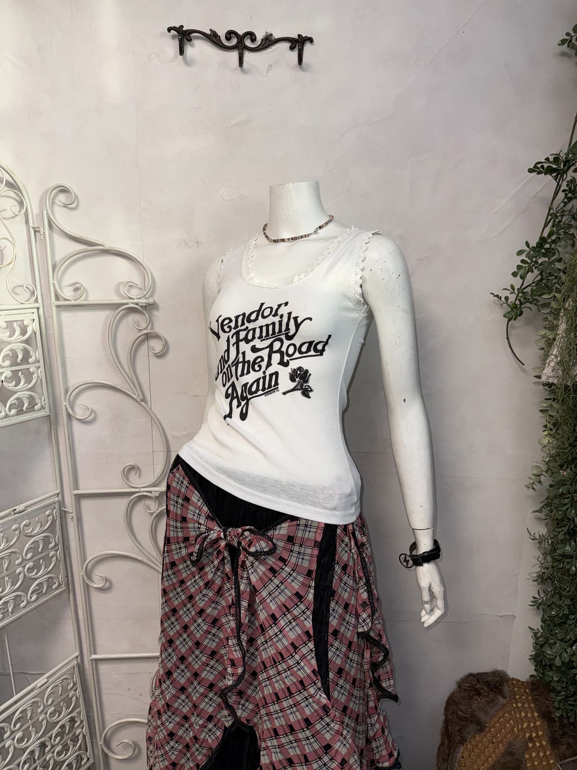 White vintage lettering lace sleeveless 상품이미지5