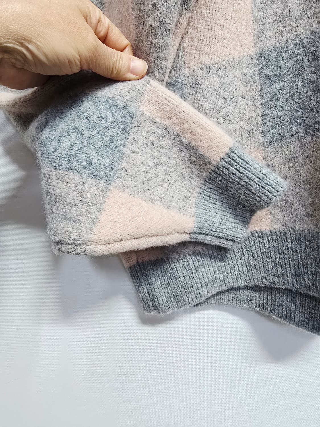 피플오브더월드 체크 패턴  양모혼방 풀오버니트 상품이미지3