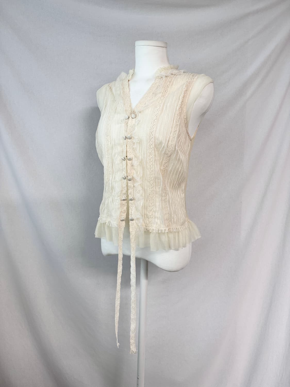 레이스 버튼 블라우스 상품이미지1