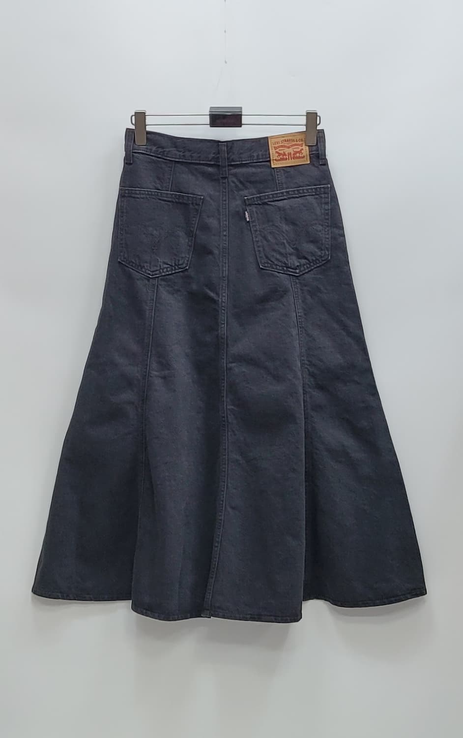 LEVI'S 리바이스 블랙진 데님 스커트 / 여 26 
 상품이미지2