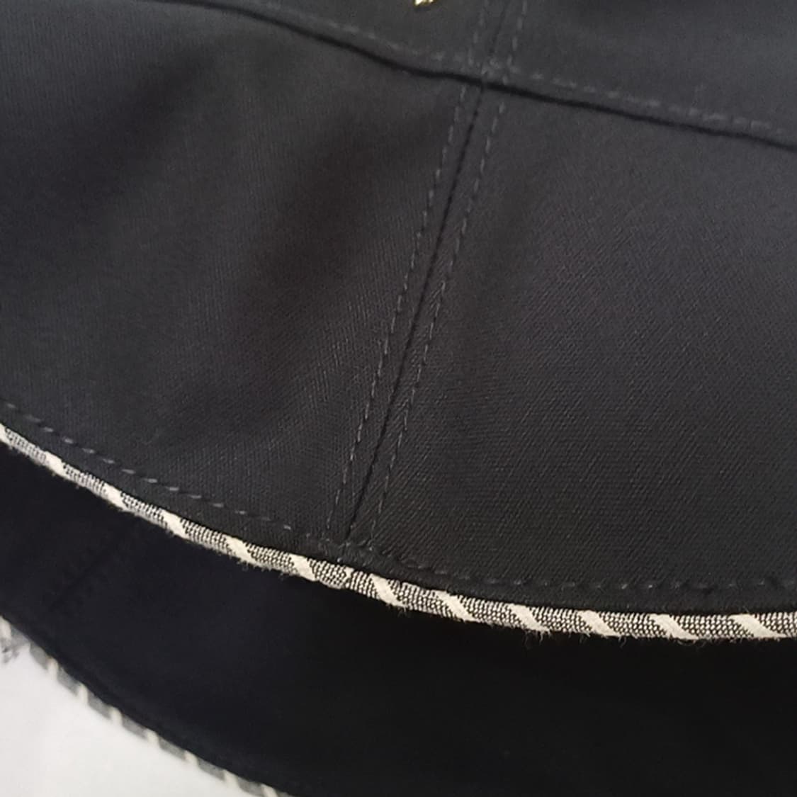 정품 헬렌카민스키 버킷햇 벙거지 모자 블랙 거의새것 사랑봉봉 상품이미지7