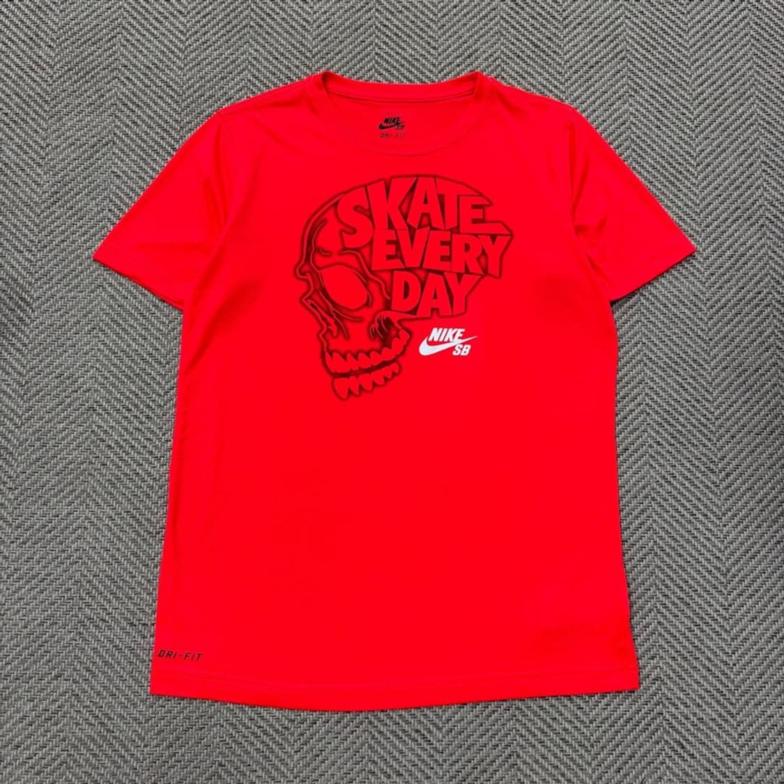 나이키sb 드라이핏 그래픽 티셔츠 v3004 상품이미지1