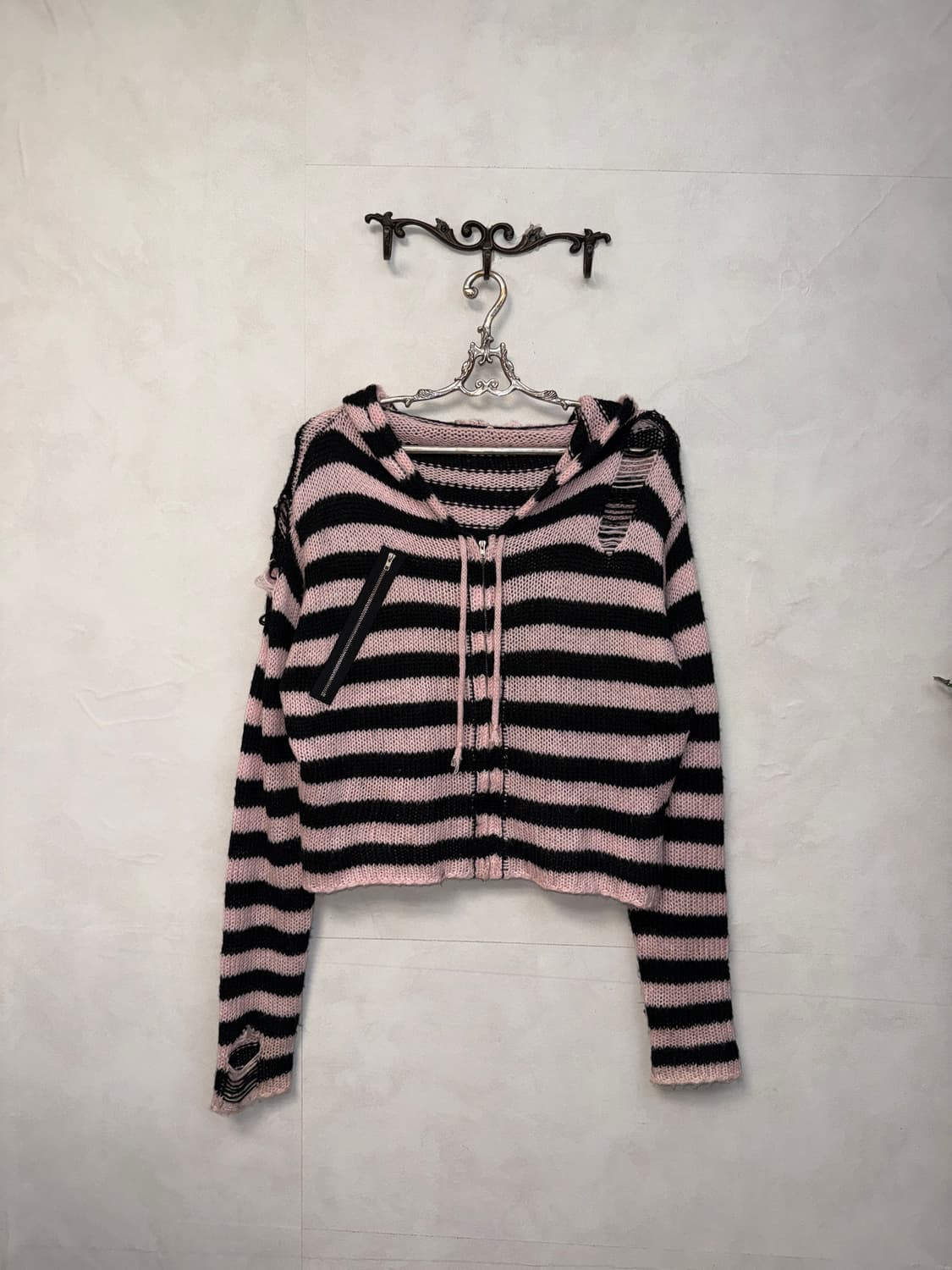 Black pink stripe grunge damage 후드집업 상품이미지1