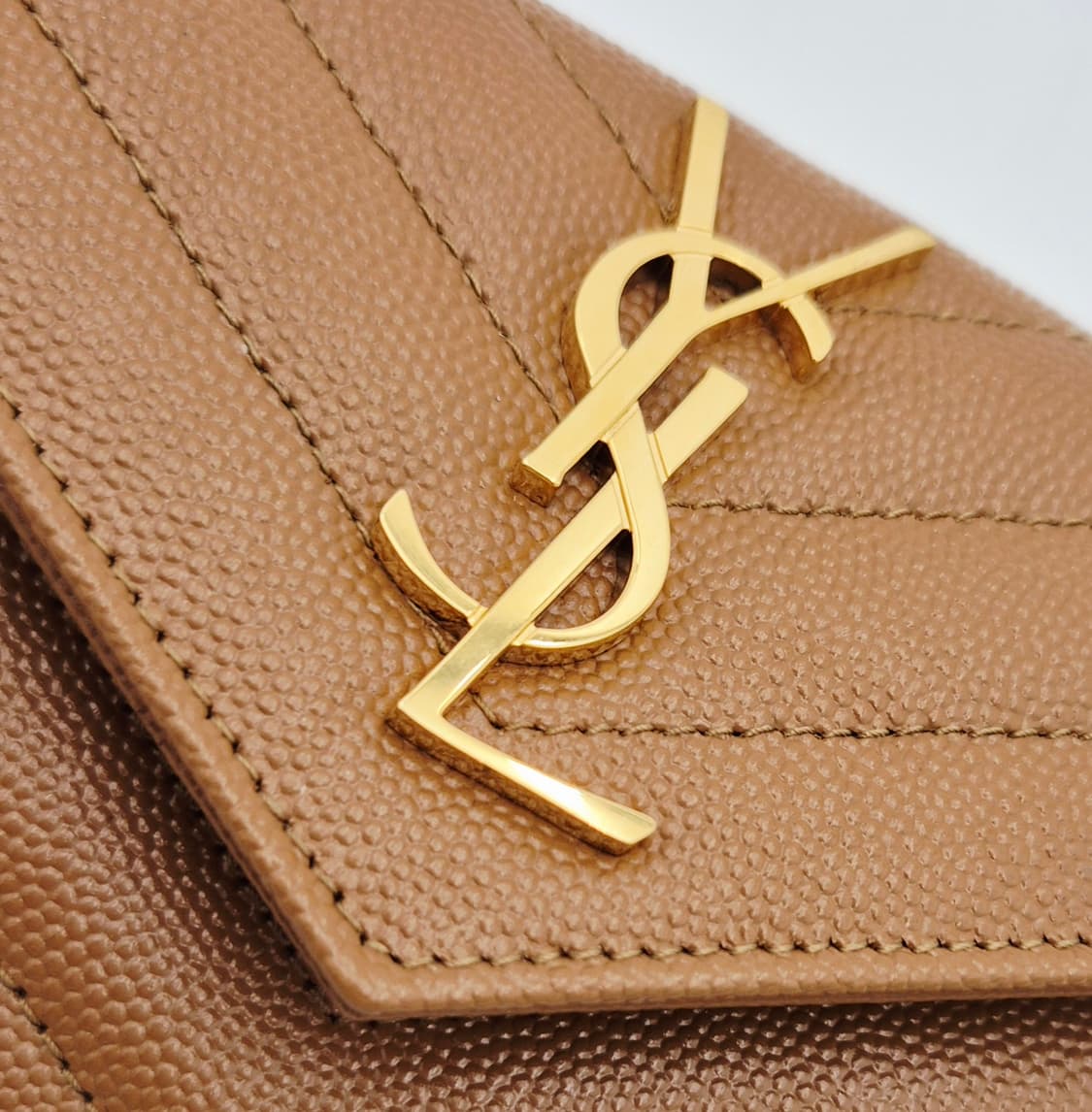 [중고명품셀렉트]생로랑 마틀라세 엔벨로프 금장 카드지갑 상품이미지9