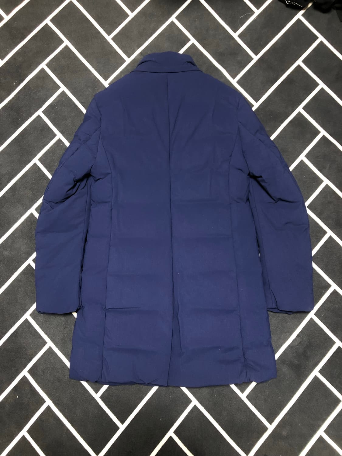 (거의새제품)질스튜어뉴욕 네이비블루 패딩코트/몽클레어 스톤 발망 프라다  상품이미지9