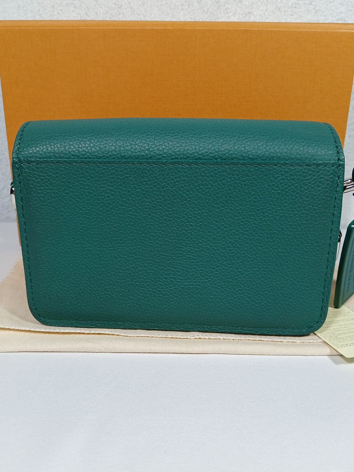 루이비통 패스트라인 웨어러블 크로스백 M82367 상품이미지5