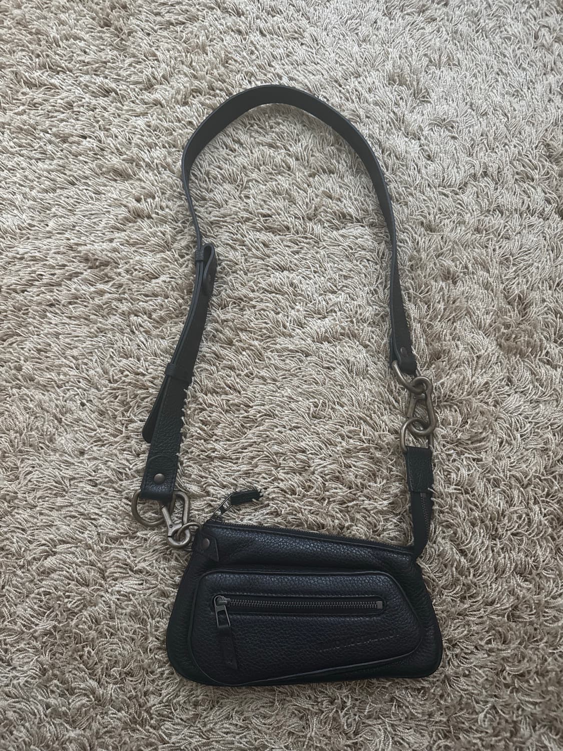 키코 코스다디노브암렌 포셰트 백 블랙 상품이미지4