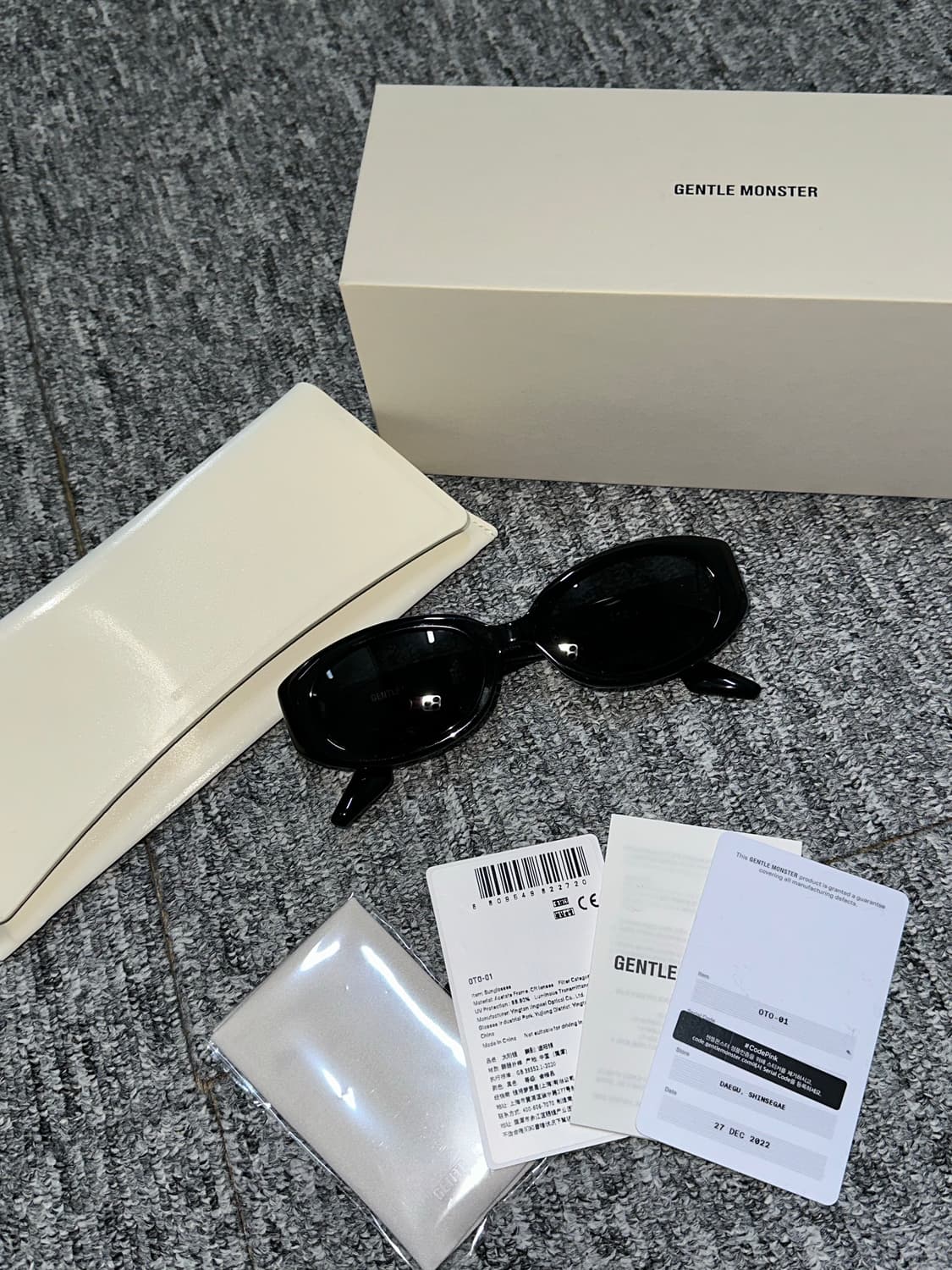 젠틀몬스터 oto 01 오토 01 블랙 선글라스 상품이미지2