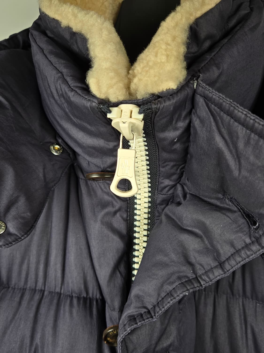 몽클레어 x 아미 올랜드 양털카라 후드패딩 상품이미지5