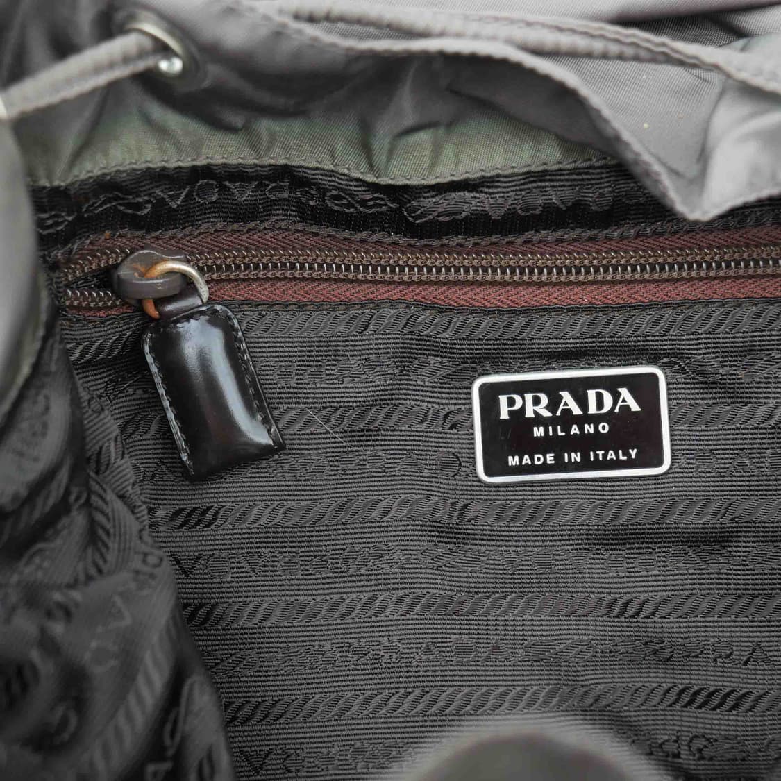 프라다 나일론 백팩 상품이미지4