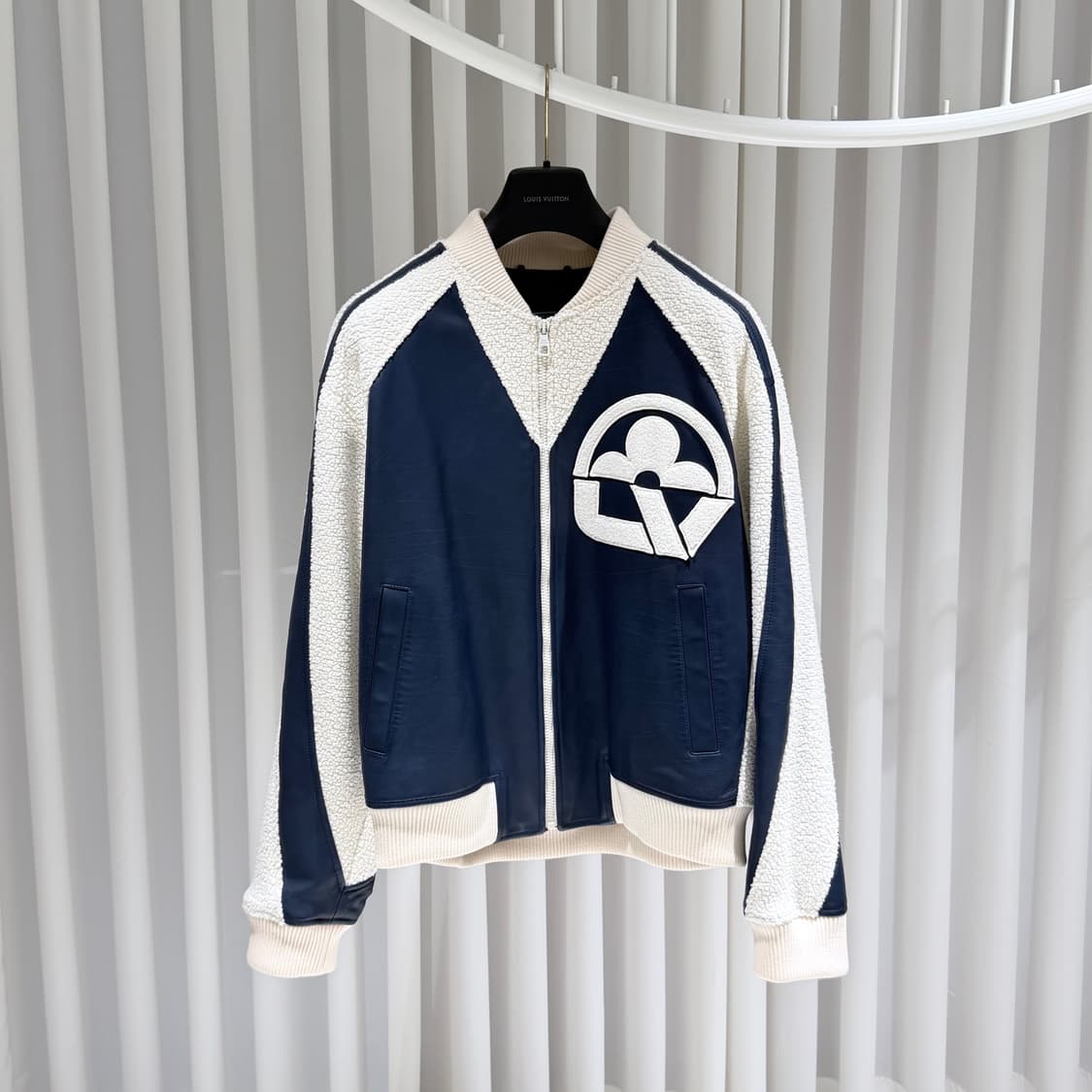 (S+ / 50) / 루이비통 플라워 믹스 레더 테디 바시티 블루종 상품이미지1