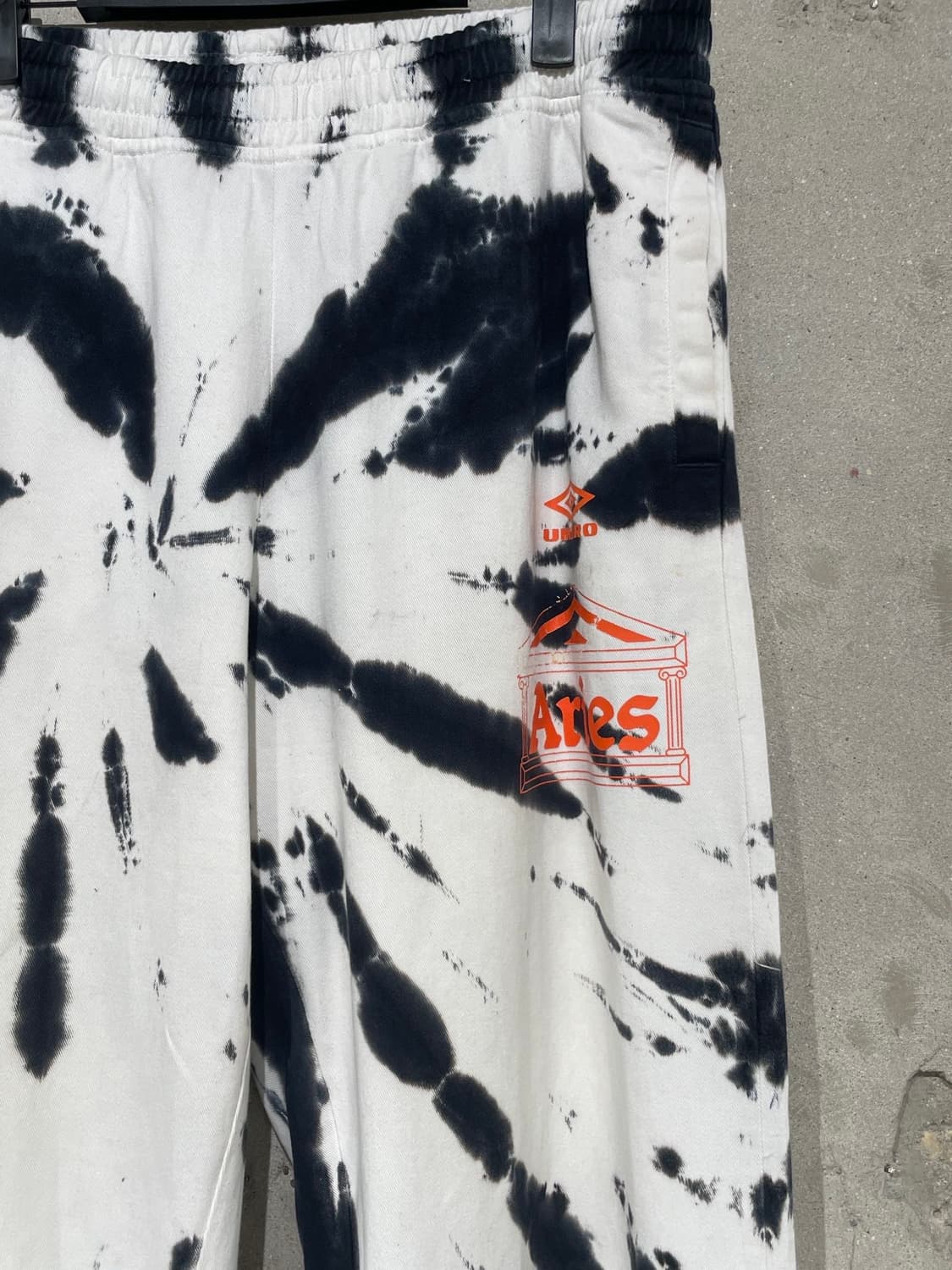 엄브로 x 에리즈 화이트 타이 다이 팬츠 상품이미지3