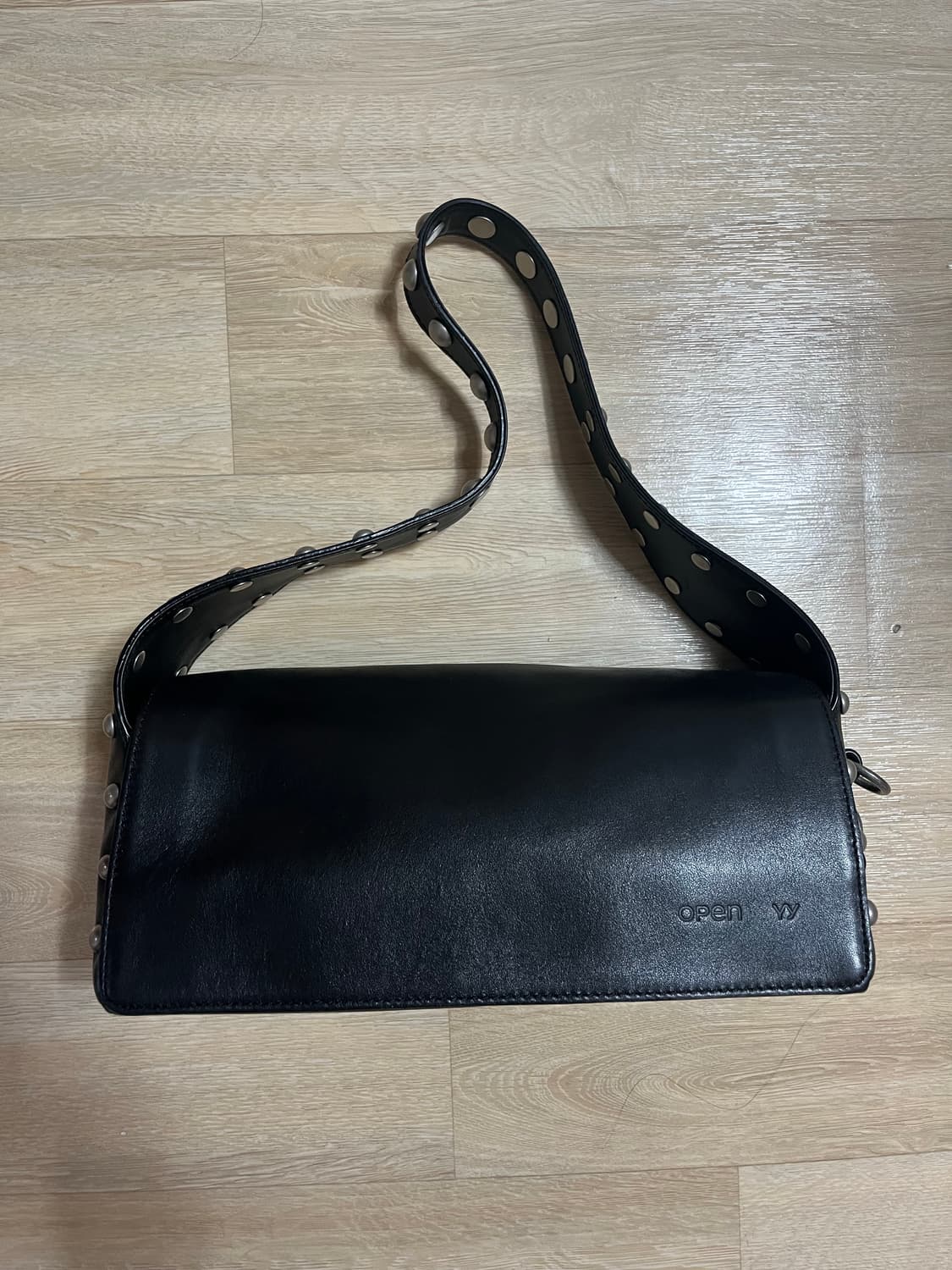 open yy 스터드 숄더백 상품이미지1