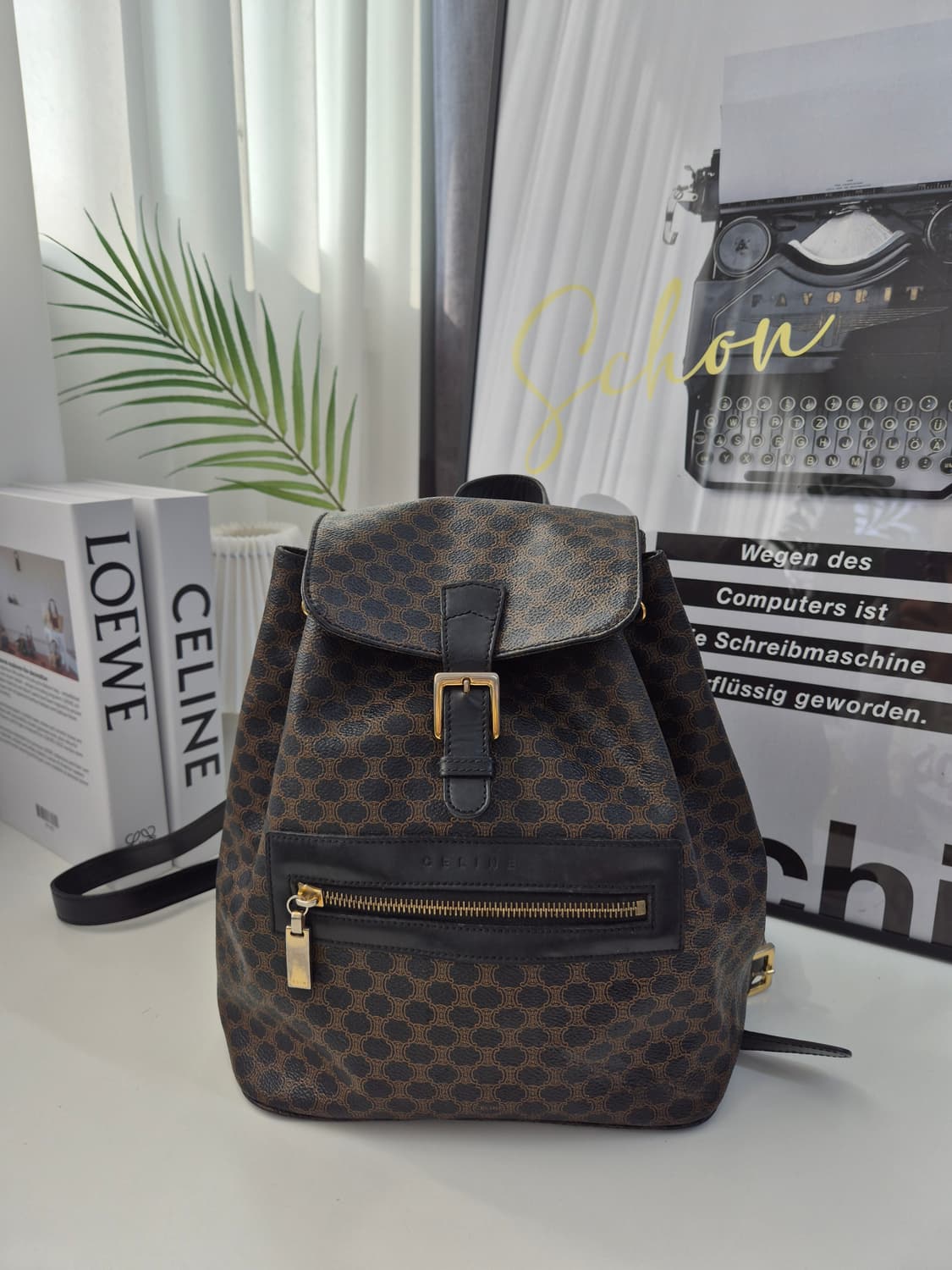 셀린느 마카담 백팩 상품이미지1