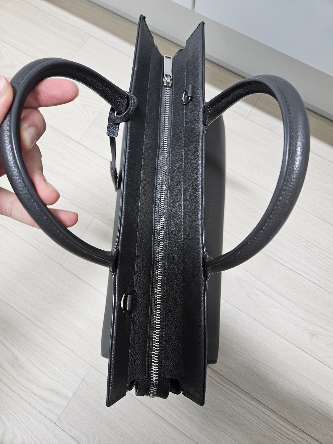 생로랑 리브고쉬 탑 토트백 블랙 상품이미지6