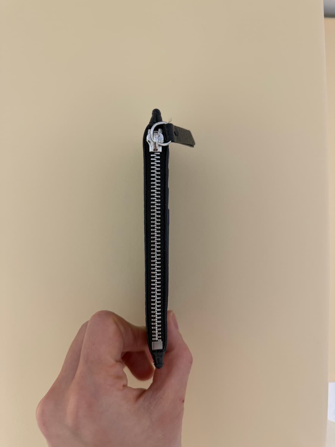 메종 마르지엘라 스티치 레더 지퍼 카드 홀더 블랙 판매 상품이미지3