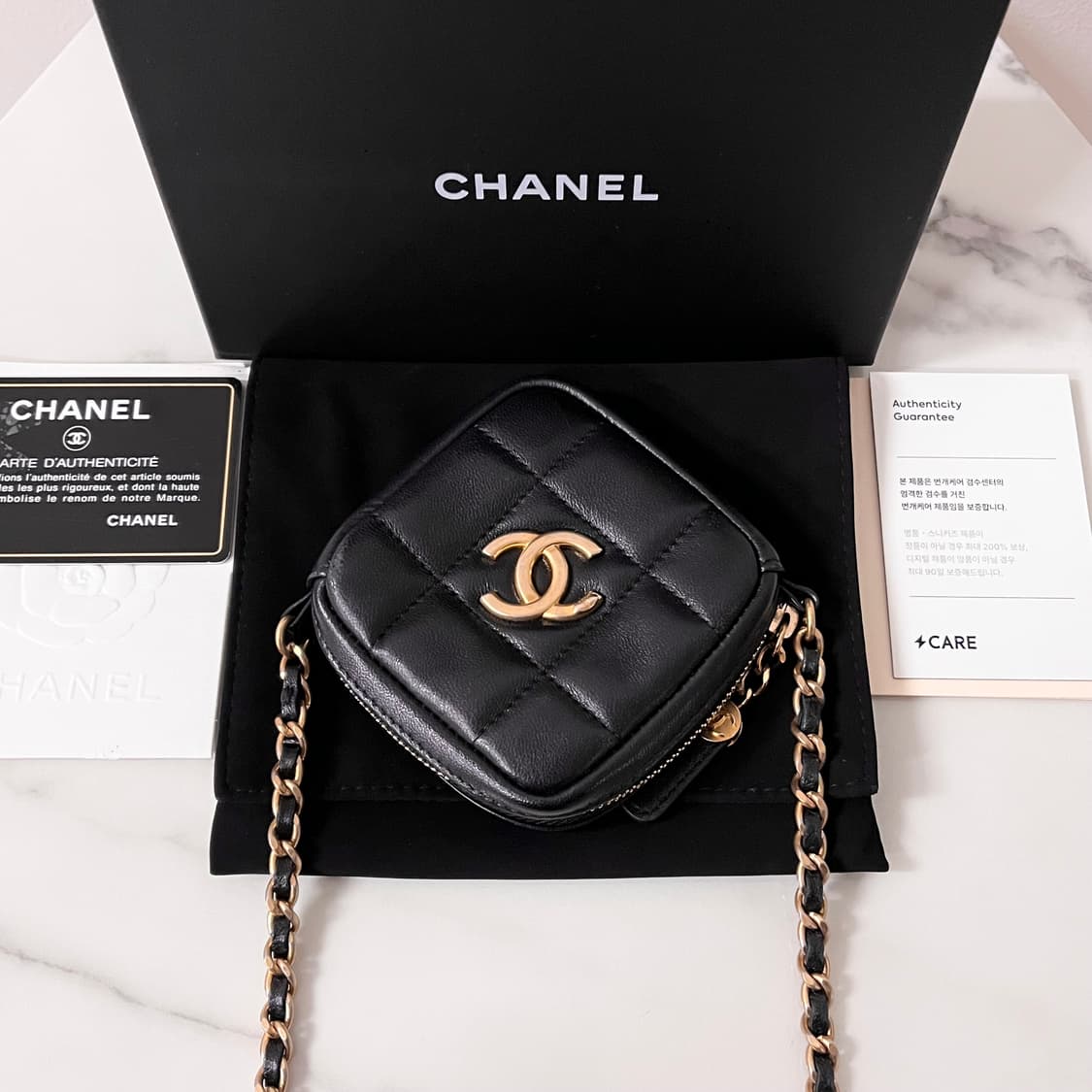 [S급/정품] 샤넬 다이아몬드 체인 미니 블랙 크로스백 가방 AP1926 상품이미지1