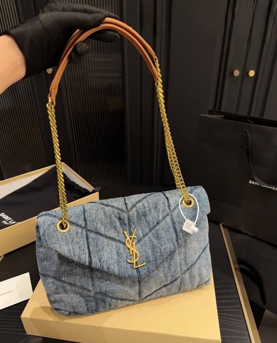 생로랑(Saint Laurent)
'루루 푸퍼(Loulou Puffer) 상품이미지2