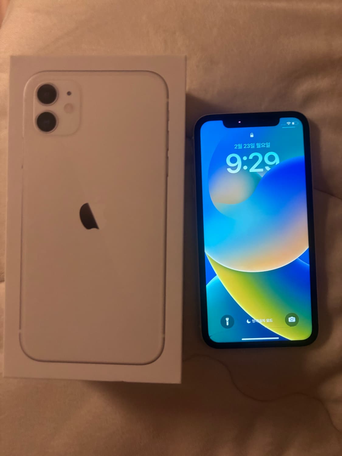 아이폰11 미니 화이트 128GB 성능 77% 상품이미지1