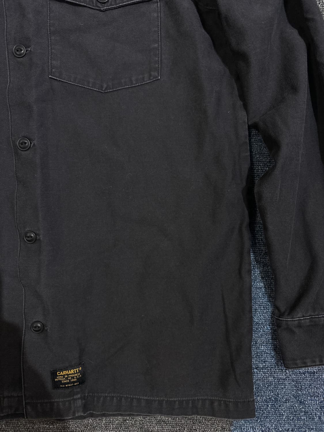 칼하트 wip 블랙셔츠 상품이미지4