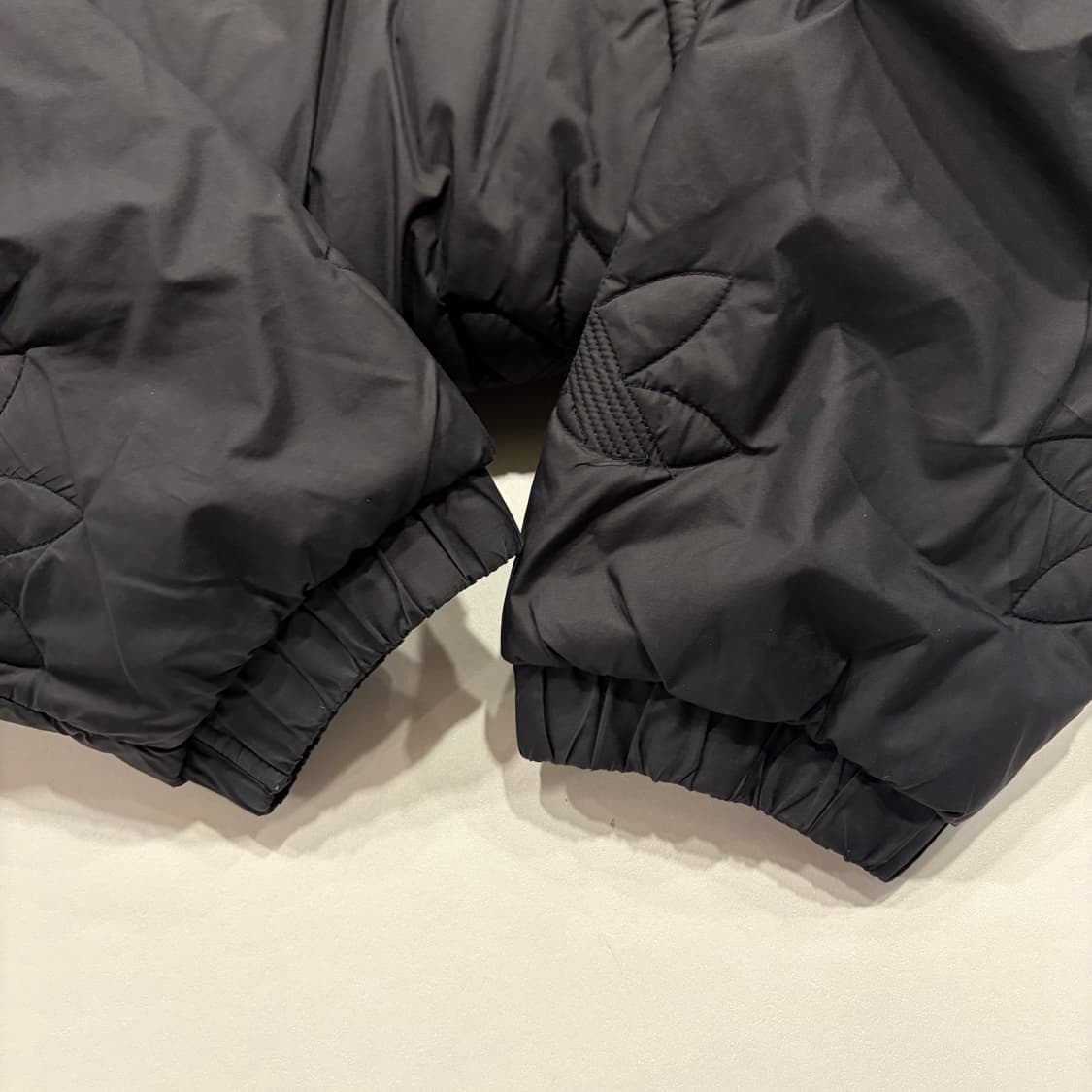 [XL] 아디다스 트레포일 리피트 블랙 패딩 후드 자켓 B560 상품이미지6