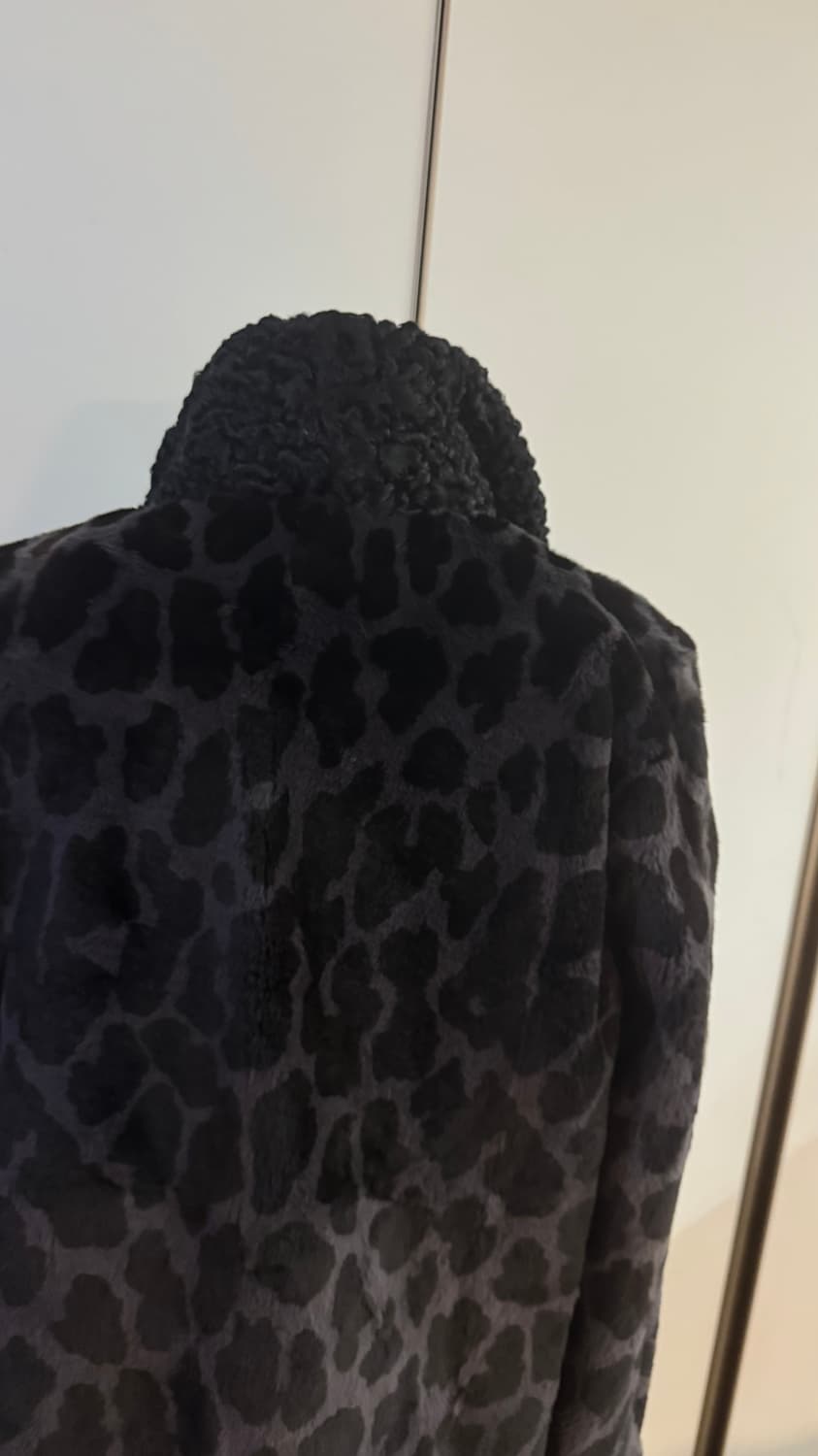 레오파드 무늬의 밍크 자켓입니다 상품이미지6