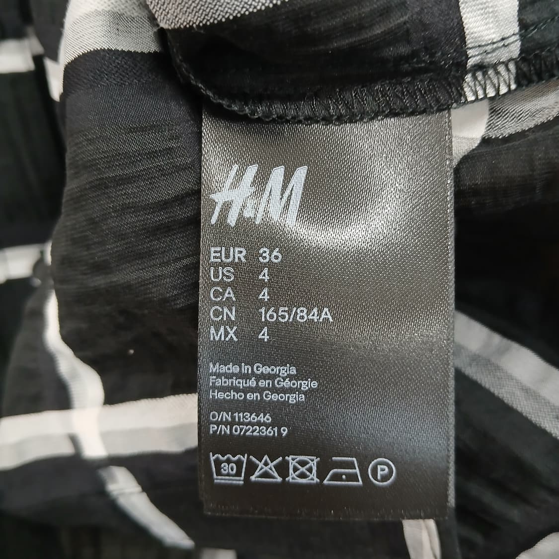 H&M  블랙 체크 프릴 블라우스 상품이미지5